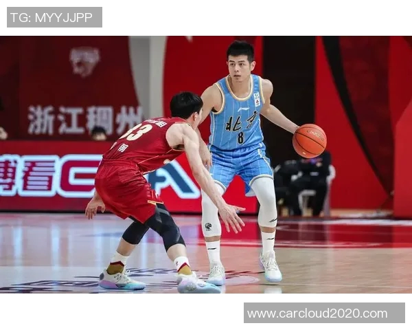 方硕的篮球之路：从青涩少年到赛场明星的成长历程与心路历程