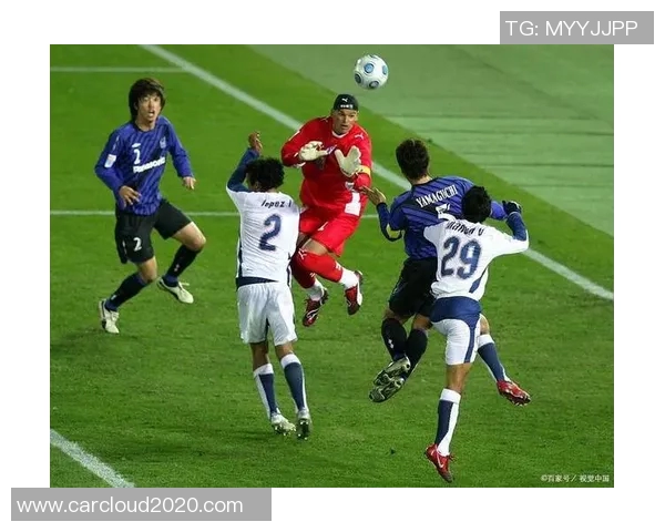 帕丘卡与普马斯激战正酣谁能在这场对决中笑到最后